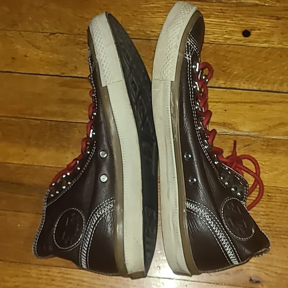 Sneakers - Picture 4 of 5